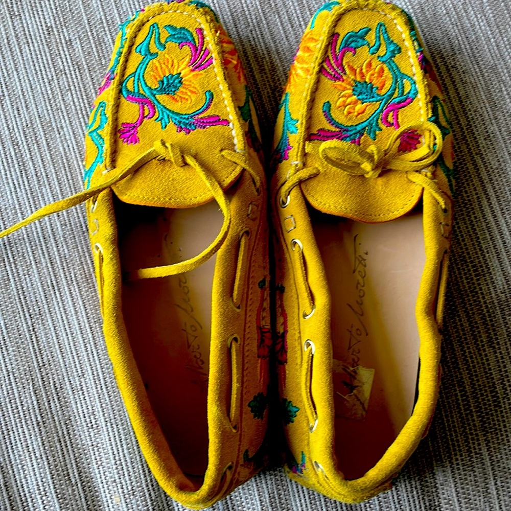 Yellow Alberto Moretti embroidered floral moccasins. Gorgeous.